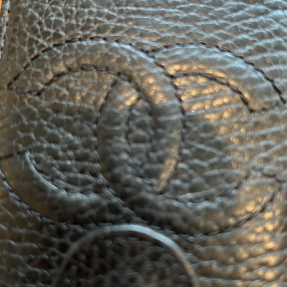 COPY - Vintage Chanel Mirror Case. Black Leather. - Picture 2 of 12